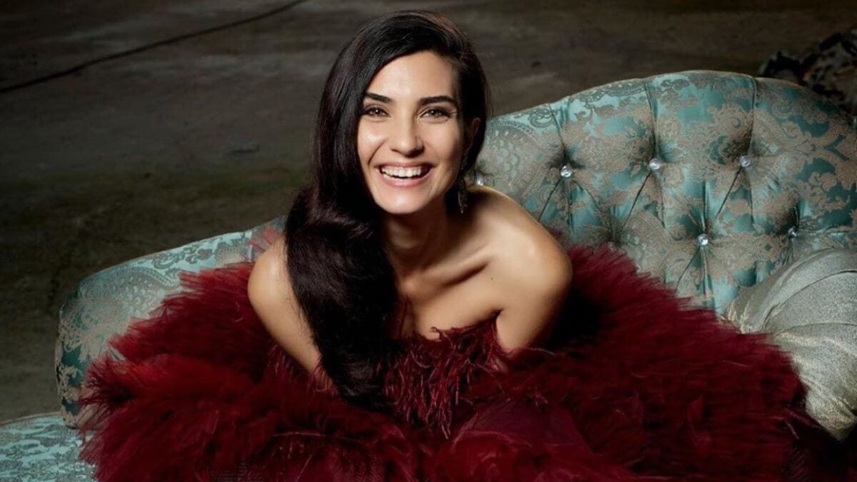 Tuba Buyukustun