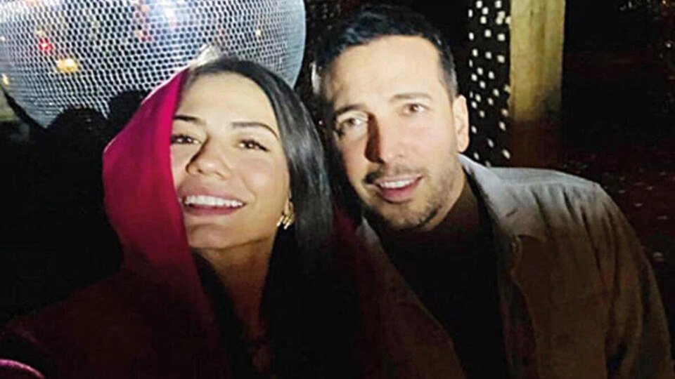 Interesting Offer to Demet Ozdemir from Her Lover